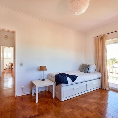Bright Apartment With Garden In Cascais Eksteriør bilde