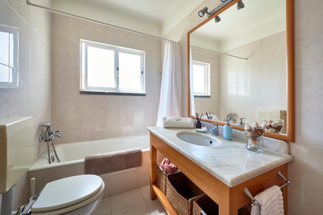 Bright Apartment With Garden In Cascais Eksteriør bilde