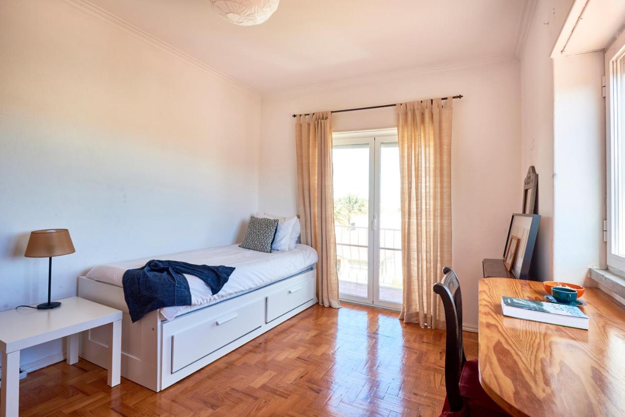 Bright Apartment With Garden In Cascais Eksteriør bilde